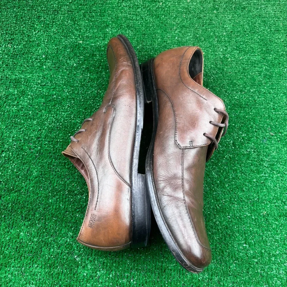 Hugo Boss Dress Shoes Mens 9 Brown Upper Leather Lace Up Square Toe 50219235‎